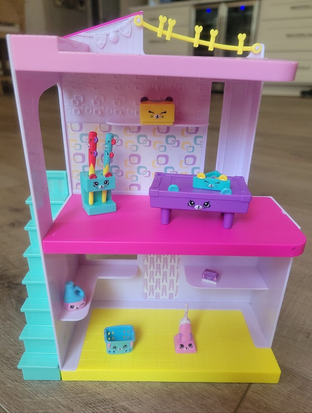 HUGE Shopkins Play Set Lot - Happy Home, 30+ Figures, Backpack & Accessories.
